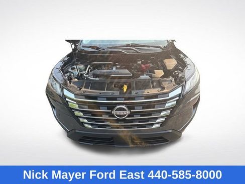 Used 2024 Nissan Rogue S FWD image 11