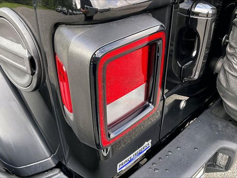 Used 2023 Jeep Wrangler Sport AWD/4WD image 30