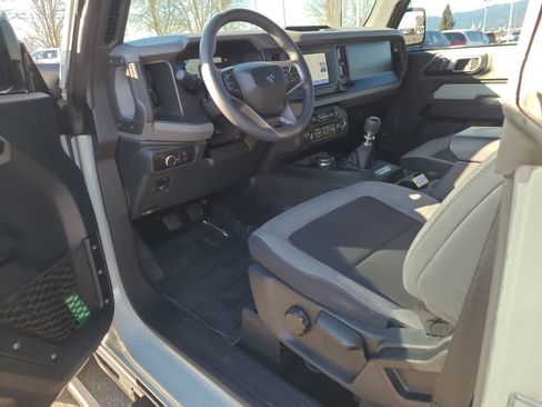 Used 2023 Ford Bronco Outer Banks image 10