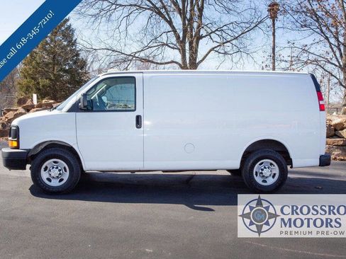 Used 2016 Chevrolet Express 2500 image 2