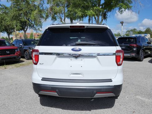 Used 2019 Ford Explorer XLT w/ Equipment Group 202A FWD image 4