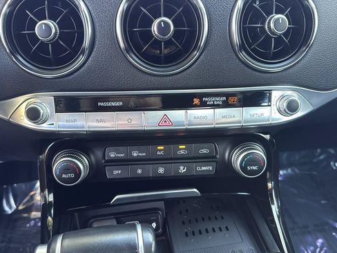 Used 2022 Kia Stinger GT-Line RWD image 30