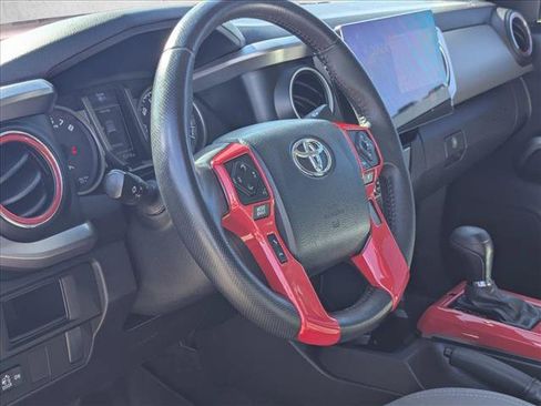 Used 2017 Toyota Tacoma SR5 w/ Tow Package RWD image 8
