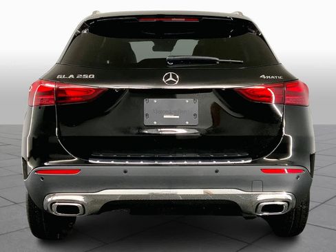New 2025 Mercedes-Benz GLA 250 4MATIC image 5