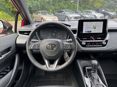 Used 2025 Toyota Corolla SE w/ SE Package image 14