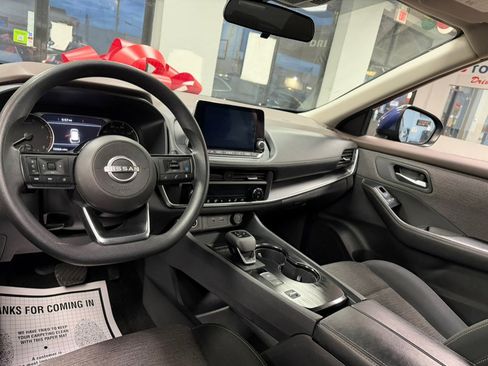 Used 2023 Nissan Rogue SV image 27