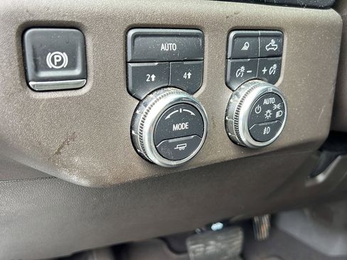 Used 2025 GMC Sierra 1500 SLT AWD/4WD image 15
