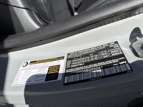 Certified 2025 Mercedes-Benz GLS 450 4MATIC image 37