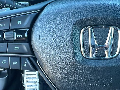 Used 2018 Honda Accord Sport image 19