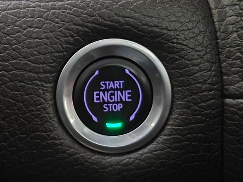 Used 2021 GMC Yukon Denali w/ Denali Ultimate Package image 29