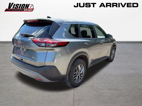 Used 2023 Nissan Rogue S AWD/4WD image 5