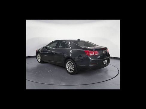 Used 2016 Chevrolet Malibu LT w/ Power Convenience Package FWD image 4