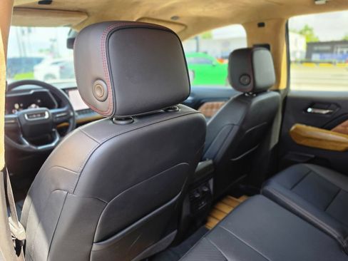 Used 2024 GMC Canyon AT4X w/ AT4X AEV Edition AWD/4WD image 15