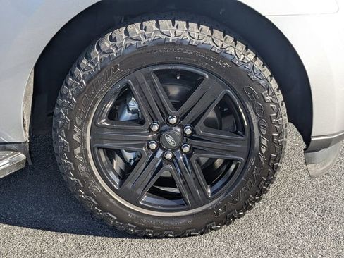 Used 2020 Ford Expedition XLT w/ Equipment Group 202A RWD image 13