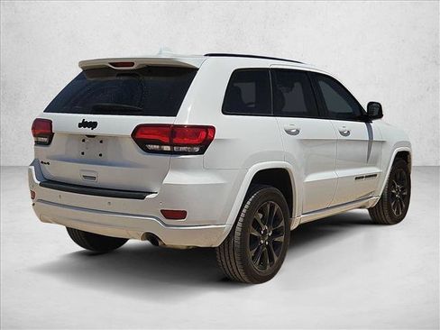 Used 2021 Jeep Grand Cherokee Laredo X AWD/4WD image 5