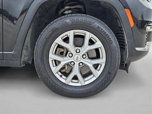 Used 2023 Jeep Grand Cherokee L Limited AWD/4WD image 21