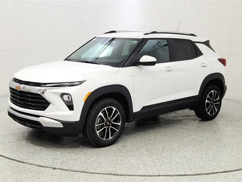 New 2026 Chevrolet TrailBlazer LT w/ Convenience Package AWD/4WD image 3