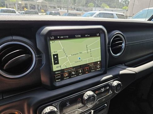 Used 2021 Jeep Wrangler Unlimited Sahara w/ Uconnect 4C Nav & Sound Group AWD/4WD image 29