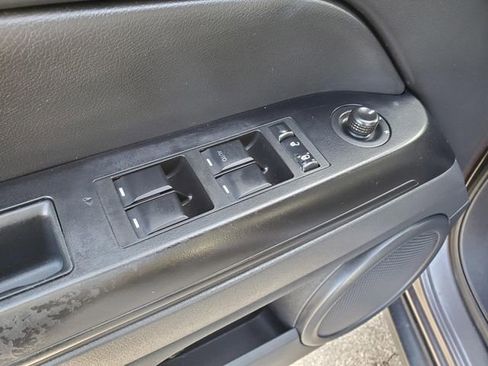 Used 2016 Jeep Compass Sport w/ Power Value Group image 15