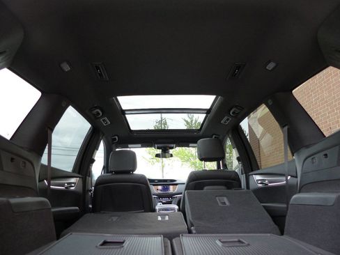 Used 2024 Cadillac XT6 Luxury w/ LPO, Floor Liner Package FWD image 49
