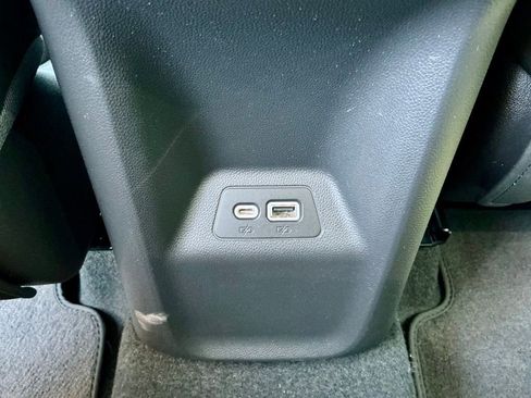 Used 2022 Buick Envision Essence w/ Technology Package II FWD image 34