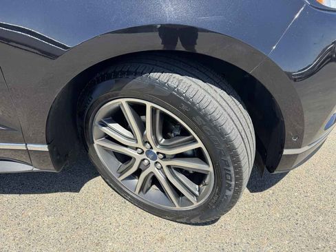 Used 2019 Ford Edge Titanium w/ Equipment Group 301A image 43