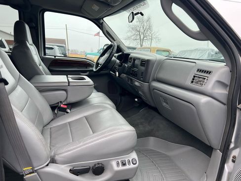 Used 2004 Ford F350 Lariat image 17
