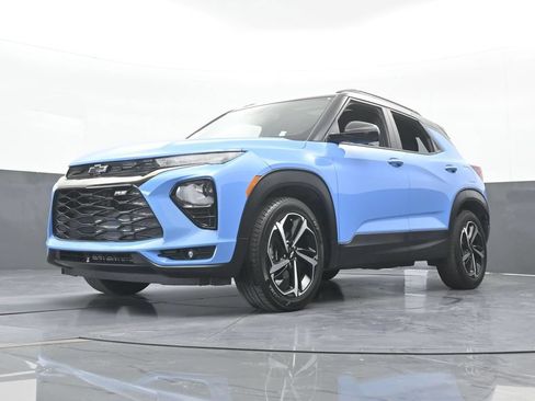 Used 2023 Chevrolet TrailBlazer RS w/ Sun and Liftgate Package FWD image 55