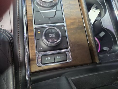 Used 2019 Ford Expedition Platinum AWD/4WD image 22