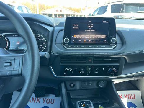 Used 2025 Nissan Rogue S AWD/4WD image 22