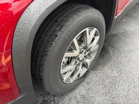 Used 2022 GMC Acadia SLE w/ Driver Convenience Package FWD image 12