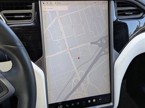 Used 2018 Tesla Model X 75D AWD/4WD image 15