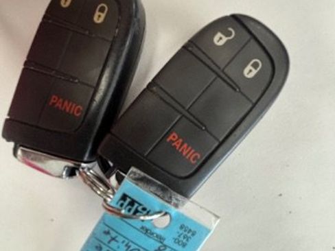 Used 2024 Jeep Compass Latitude AWD/4WD image 19