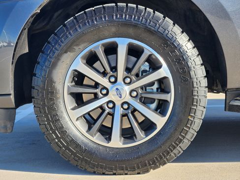 Used 2021 Ford Expedition Max XLT image 11