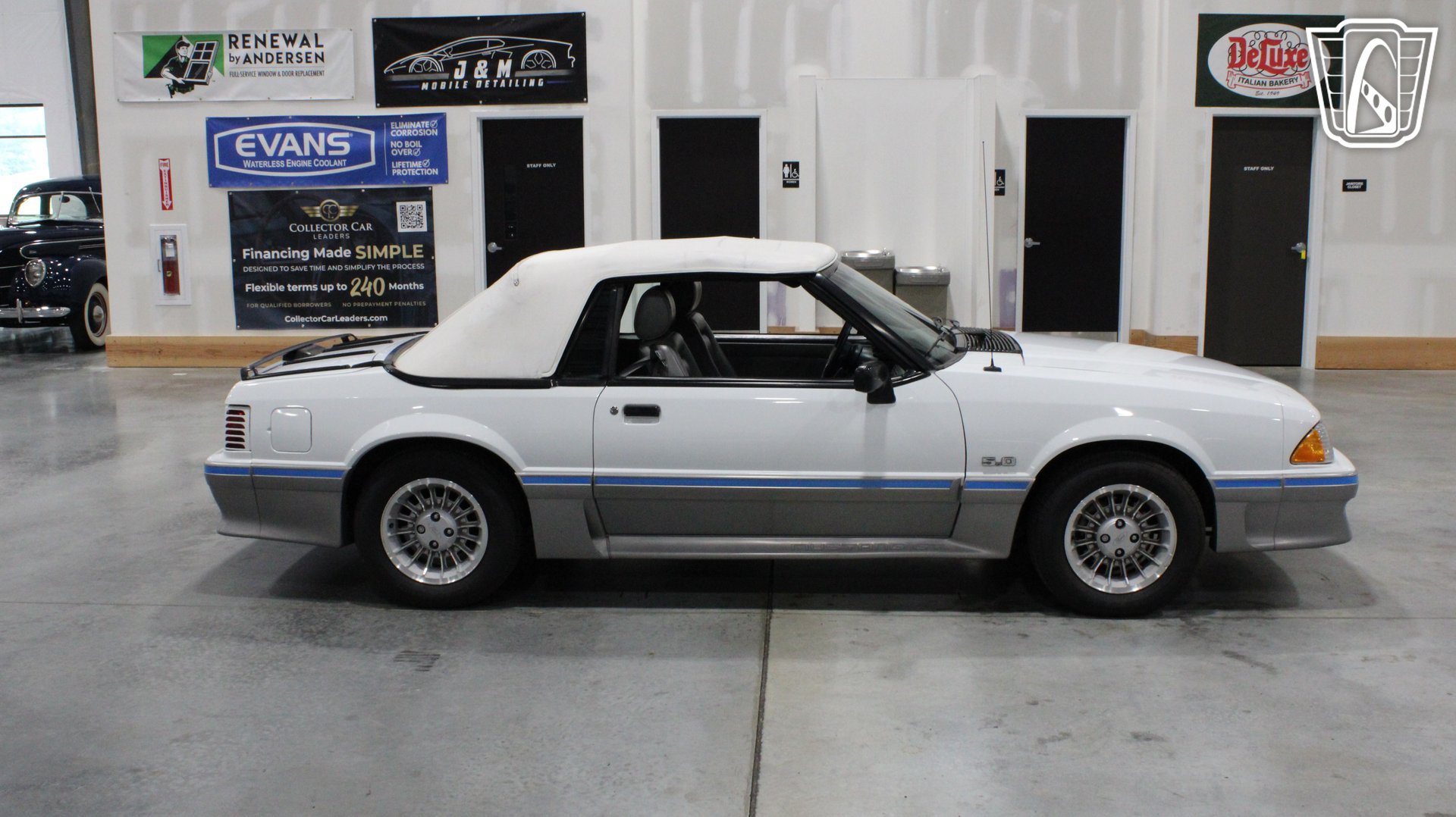 Used 1988 Ford Mustang GT RWD image 17