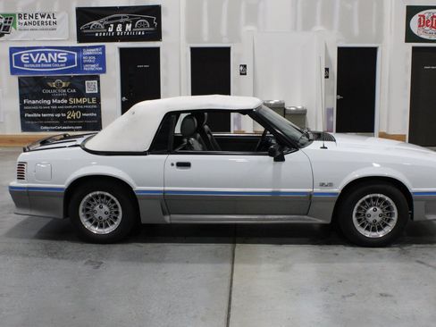 Used 1988 Ford Mustang GT RWD image 17