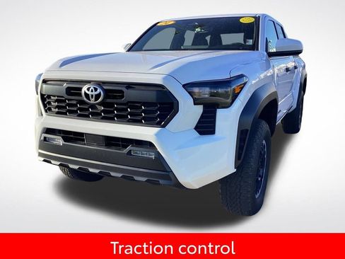 Used 2024 Toyota Tacoma TRD Off-Road image 5