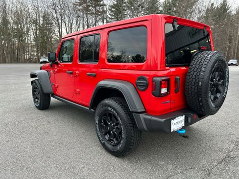 Used 2023 Jeep Wrangler Unlimited w/ Cold Weather Group AWD/4WD image 7