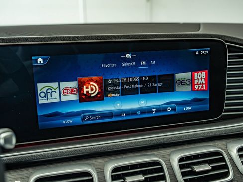 Used 2025 Mercedes-Benz GLE 350 4MATIC w/ AMG Line Exterior image 26