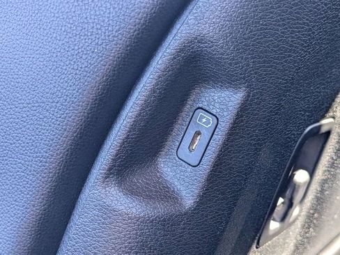 Used 2023 Kia Sportage EX image 14