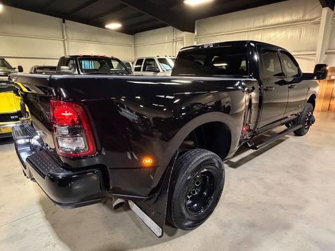 Used 2024 RAM 3500 Big Horn w/ Night Edition AWD/4WD image 6