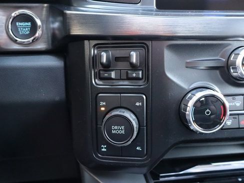 New 2026 Ford F250 Lariat w/ Black Appearance Package image 30