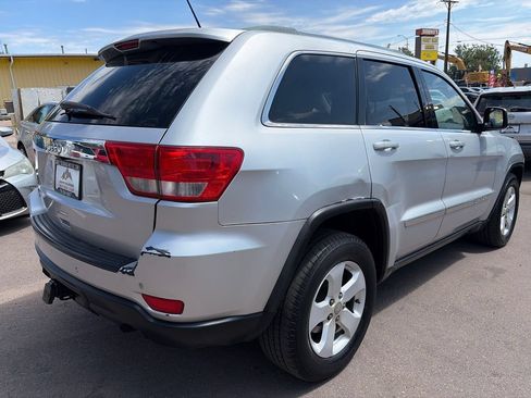 Used 2011 Jeep Grand Cherokee Laredo AWD/4WD image 7