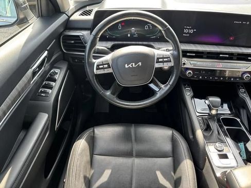 Used 2024 Kia Telluride EX w/ EX Captain's Chair Package AWD/4WD image 19