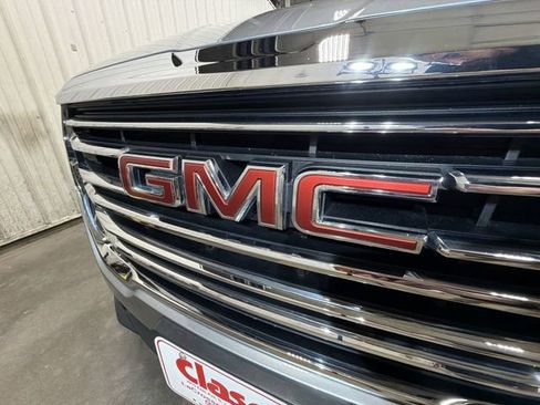 Used 2023 GMC Terrain SLT w/ Infotainment Package II image 28