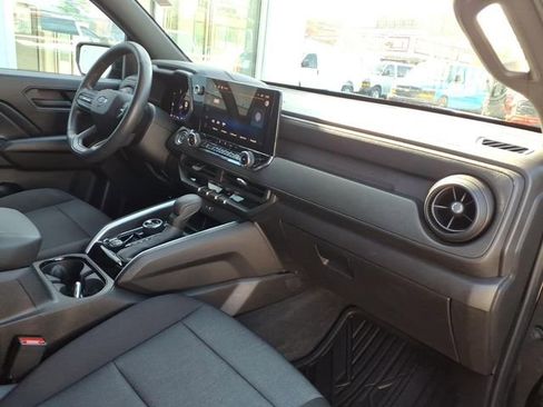 Used 2023 Chevrolet Colorado Trail Boss w/ Advanced Trailering Package AWD/4WD image 19
