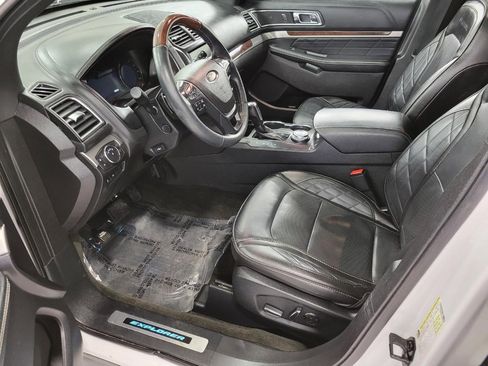 Used 2018 Ford Explorer Platinum image 7