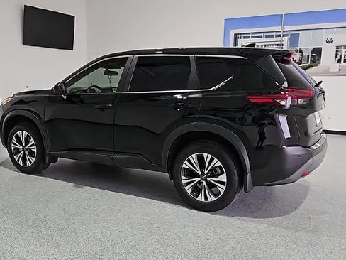 Used 2023 Nissan Rogue SV FWD image 6
