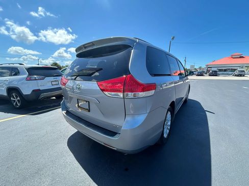 Used 2011 Toyota Sienna XLE FWD image 9