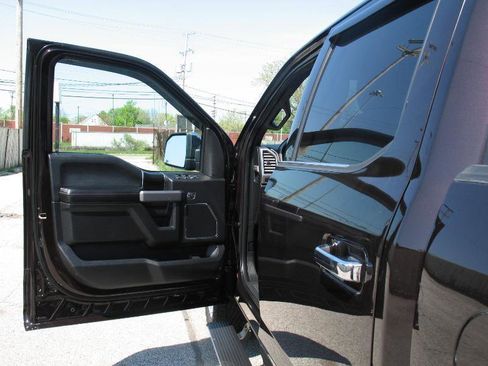 Used 2018 Ford F150 Platinum w/ Equipment Group 701A Luxury AWD/4WD image 14